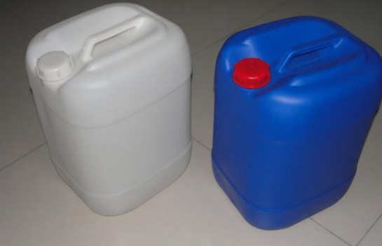 雙頭50斤自動液體灌裝機生產灌裝容器照片